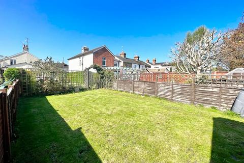 39 Guildford Road, Frimley Green, Camberley, GU16 6NN