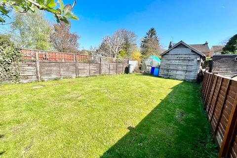 39 Guildford Road, Frimley Green, Camberley, GU16 6NN