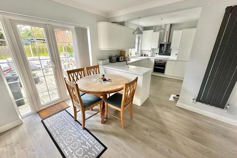 3 Gloucester Close, Frimley Green, Camberley, GU16 6LT