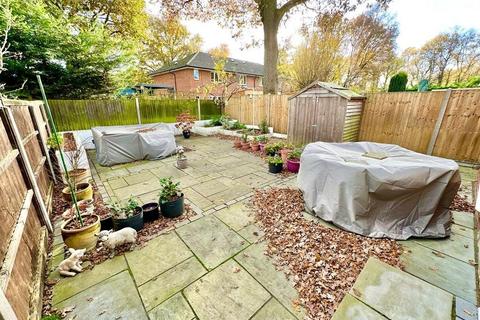 3 Gloucester Close, Frimley Green, Camberley, GU16 6LT