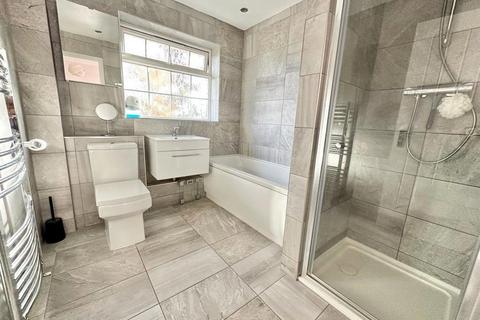 3 Gloucester Close, Frimley Green, Camberley, GU16 6LT