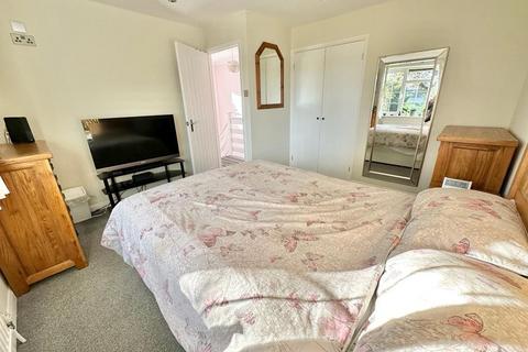 3 Gloucester Close, Frimley Green, Camberley, GU16 6LT