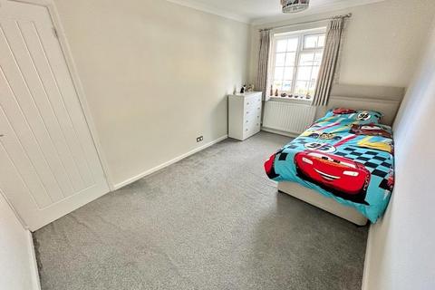 3 Gloucester Close, Frimley Green, Camberley, GU16 6LT