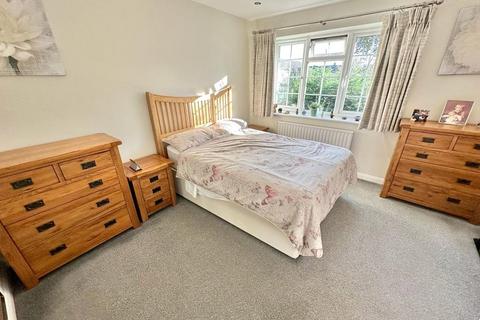 3 Gloucester Close, Frimley Green, Camberley, GU16 6LT