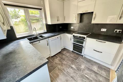 1 Gloucester Close, Frimley Green, Camberley, GU16 6LT