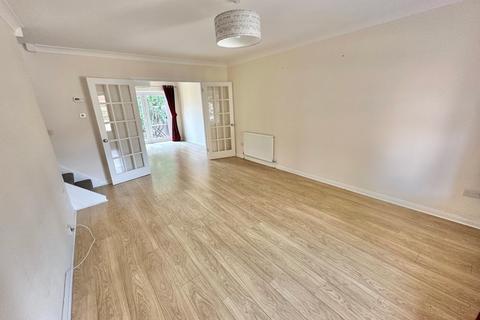 1 Gloucester Close, Frimley Green, Camberley, GU16 6LT