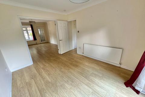 1 Gloucester Close, Frimley Green, Camberley, GU16 6LT
