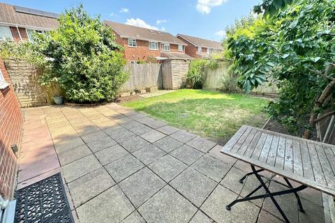 1 Gloucester Close, Frimley Green, Camberley, GU16 6LT