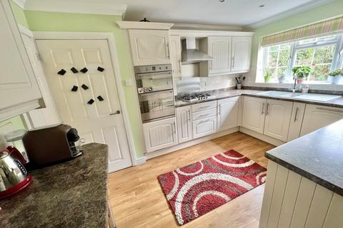 14 Broadlands, Frimley, Camberley, GU16 8YX
