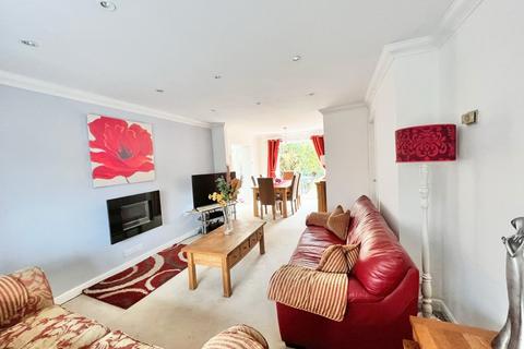 14 Broadlands, Frimley, Camberley, GU16 8YX