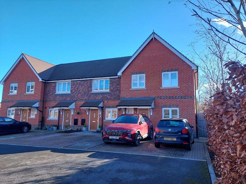 Oaks Lane, Great Bookham KT23 3 bed end of terrace house for sale £