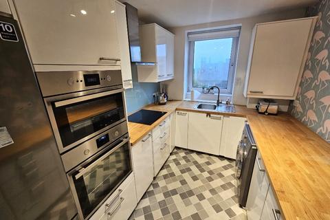 2 bedroom flat to rent, Mount Street, Rosemount, Aberdeen, AB25