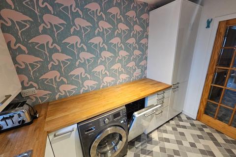 2 bedroom flat to rent, Mount Street, Rosemount, Aberdeen, AB25