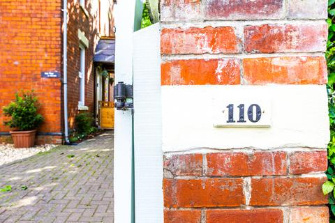 110 Tuffley Avenue, Gloucester, GL1 5NS