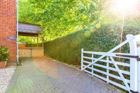 110 Tuffley Avenue, Gloucester, GL1 5NS