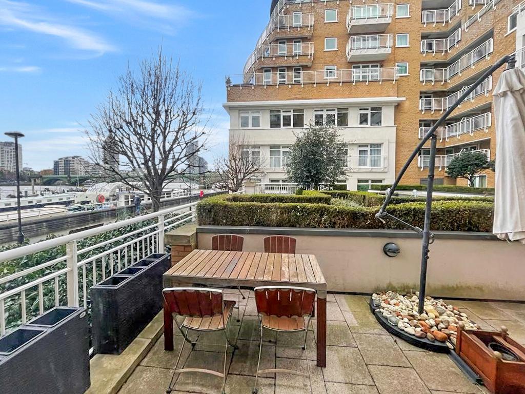 Oyster Wharf, Battersea, London, SW11 3RR 2 bed apartment to rent £