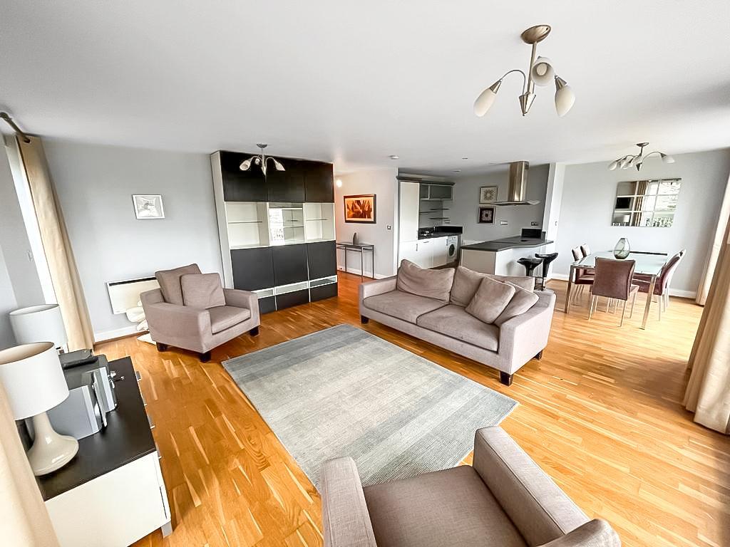 Oyster Wharf, Battersea, London, SW11 3RR 2 bed apartment to rent £