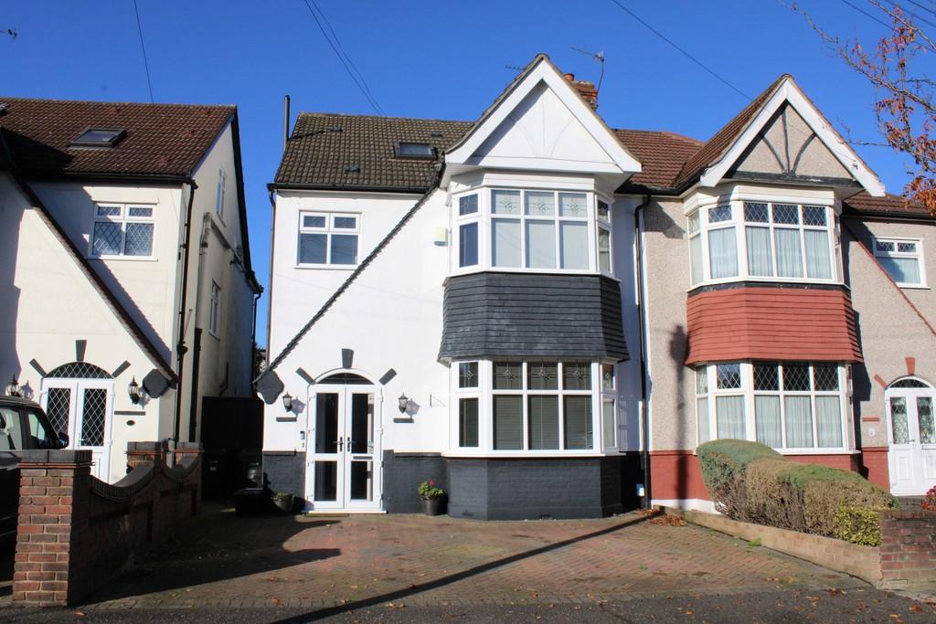 Greenleafe Drive, Barkingside IG6 4 bed semidetached house for sale