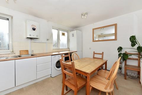 3 bedroom flat to rent, Crane House, Bow E3