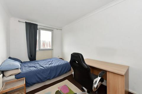 3 bedroom flat to rent, Crane House, Bow E3