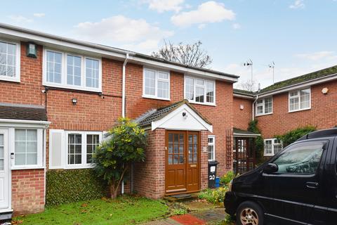 2 bedroom terraced house to rent, Skipworth Road, London E9