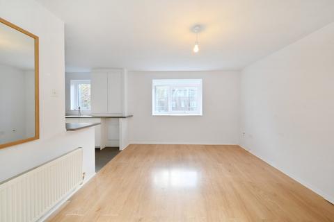 2 bedroom apartment to rent, Regency Court, London E9