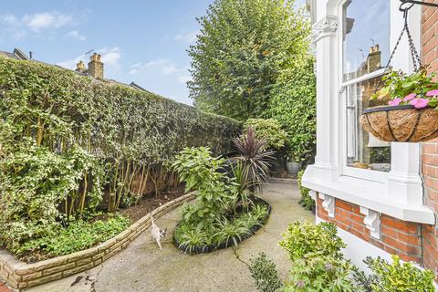34 Meynell Road, London, E9 7AP