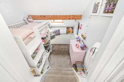 34 Meynell Road, London, E9 7AP