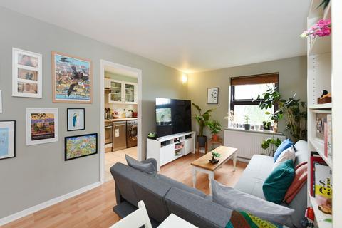 43 Edmeston Close, London, E9 5TJ