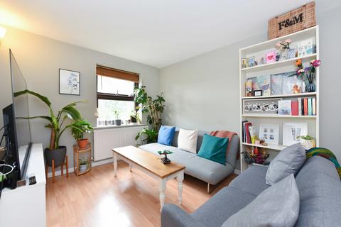 43 Edmeston Close, London, E9 5TJ
