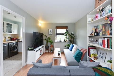 43 Edmeston Close, London, E9 5TJ