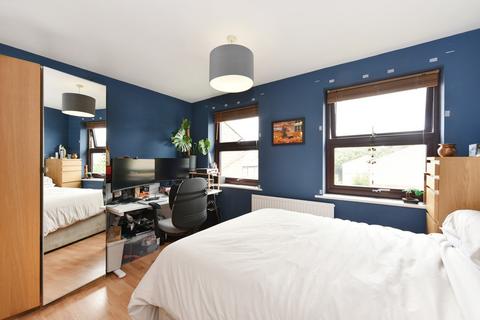 43 Edmeston Close, London, E9 5TJ