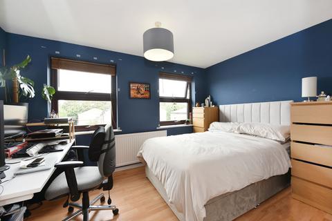 43 Edmeston Close, London, E9 5TJ