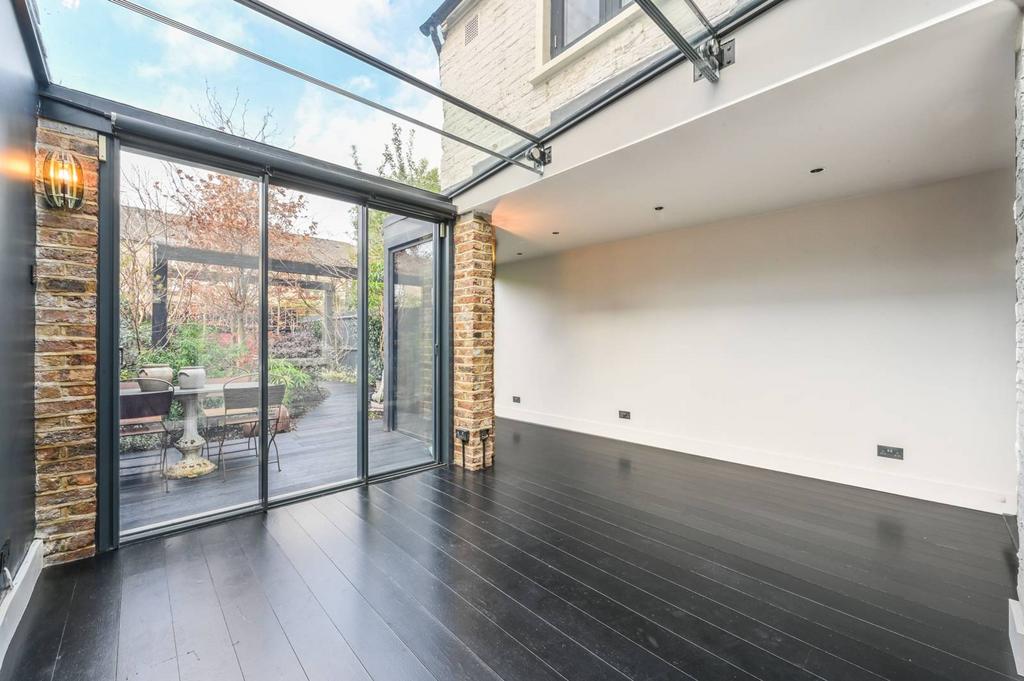 Lillieshall Road, Clapham Old Town... 3 bed house £1,250,000