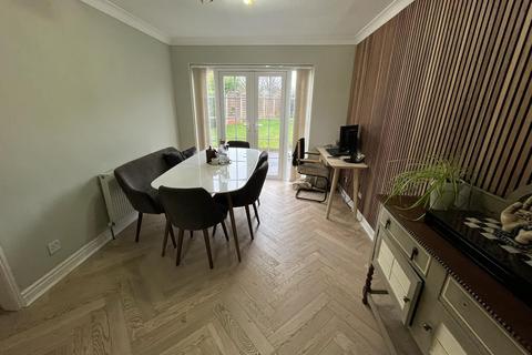 4 bedroom detached house for sale, Leeds LS17