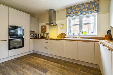 3 Ash Grove, Farnsfield, Newark, NG22 8FY