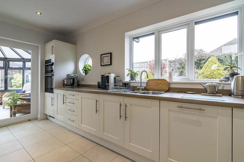 2 Broad Close, Woodborough, Nottingham, NG14 6BY