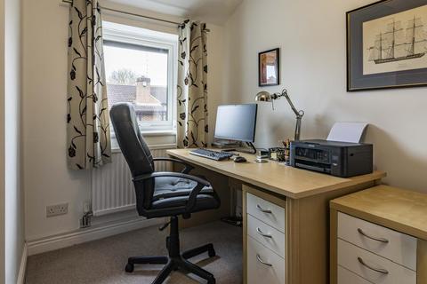 2 Broad Close, Woodborough, Nottingham, NG14 6BY