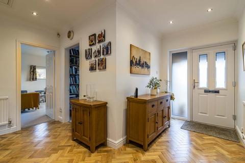 2 Broad Close, Woodborough, Nottingham, NG14 6BY