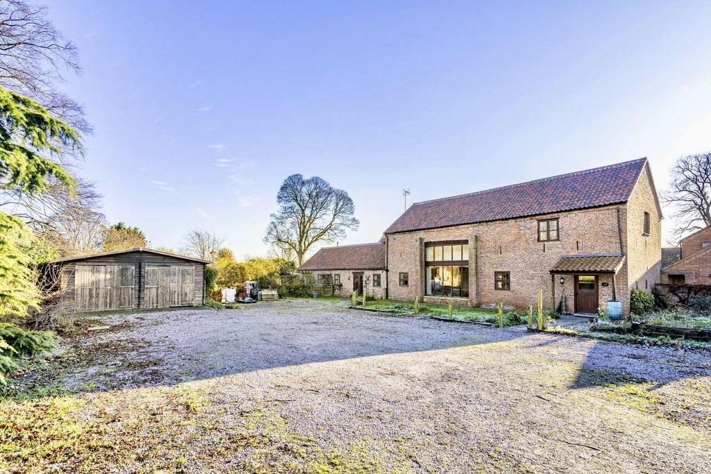 Mansfield Road, Farnsfield Newark NG22 6 bed barn conversion for sale