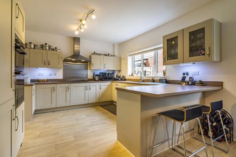 7 Ash Grove, Farnsfield, Newark, NG22 8FY
