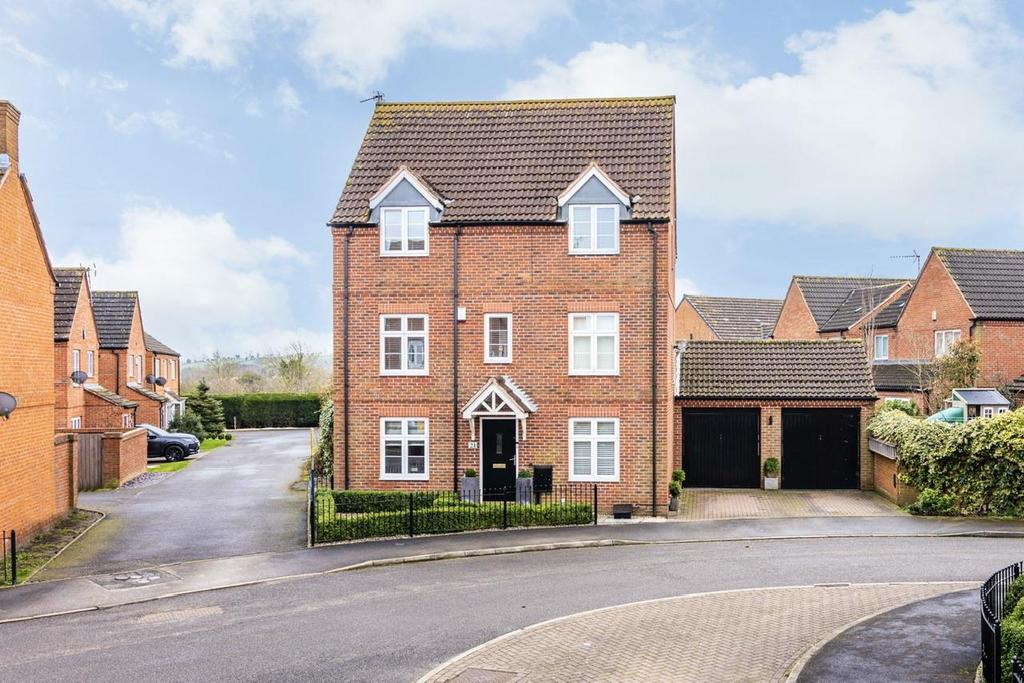 Powell Court, Farnsfield NG22 4 bed detached house for sale £535,000