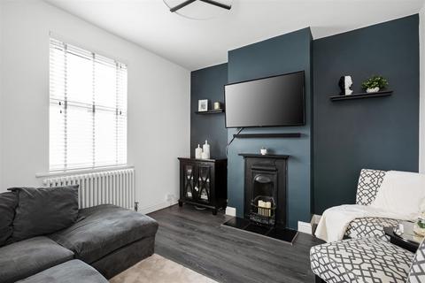 120 Commonwealth Road, Caterham, CR3 6LS