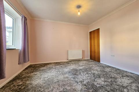 74 Penmere Road, St Austell, PL25 3PE