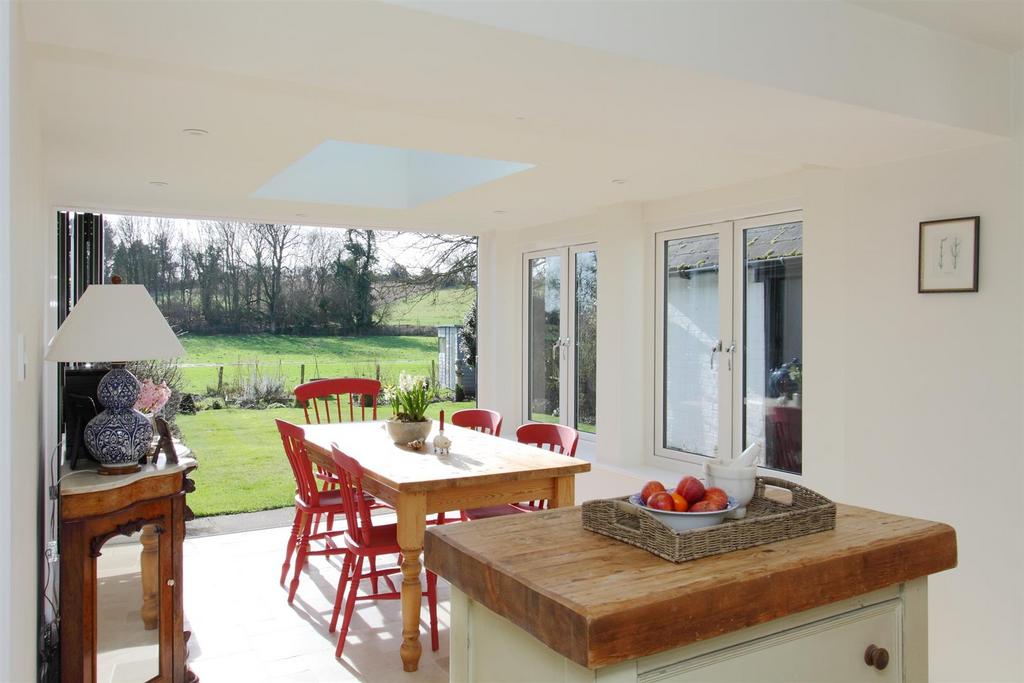Jasmine Cottage - Dining Area.JPG