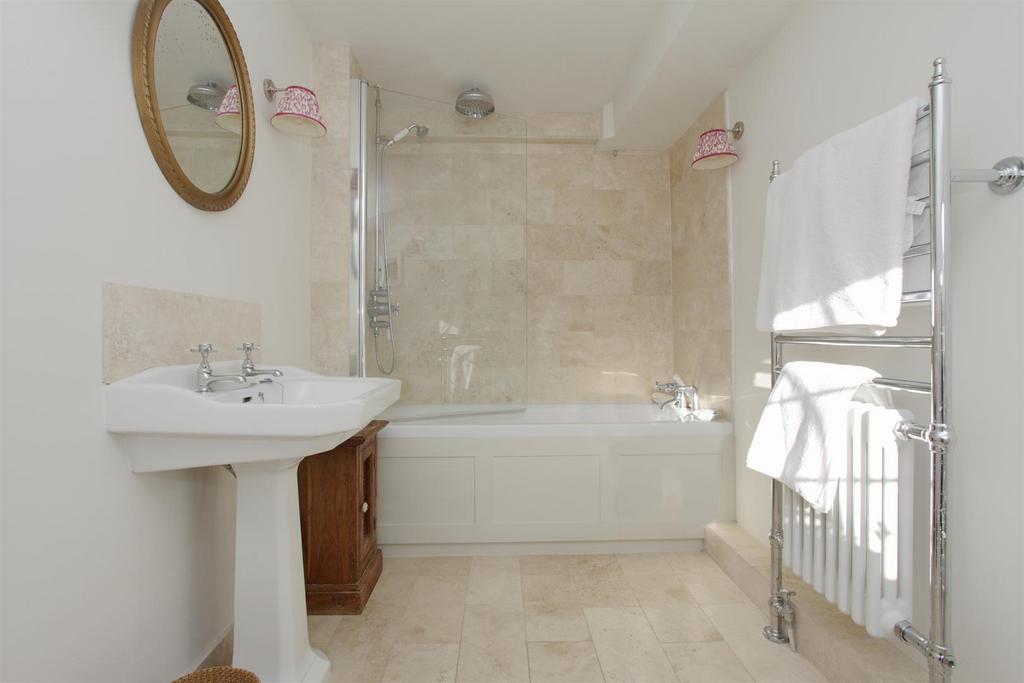 Jasmine cottage ph22.JPG