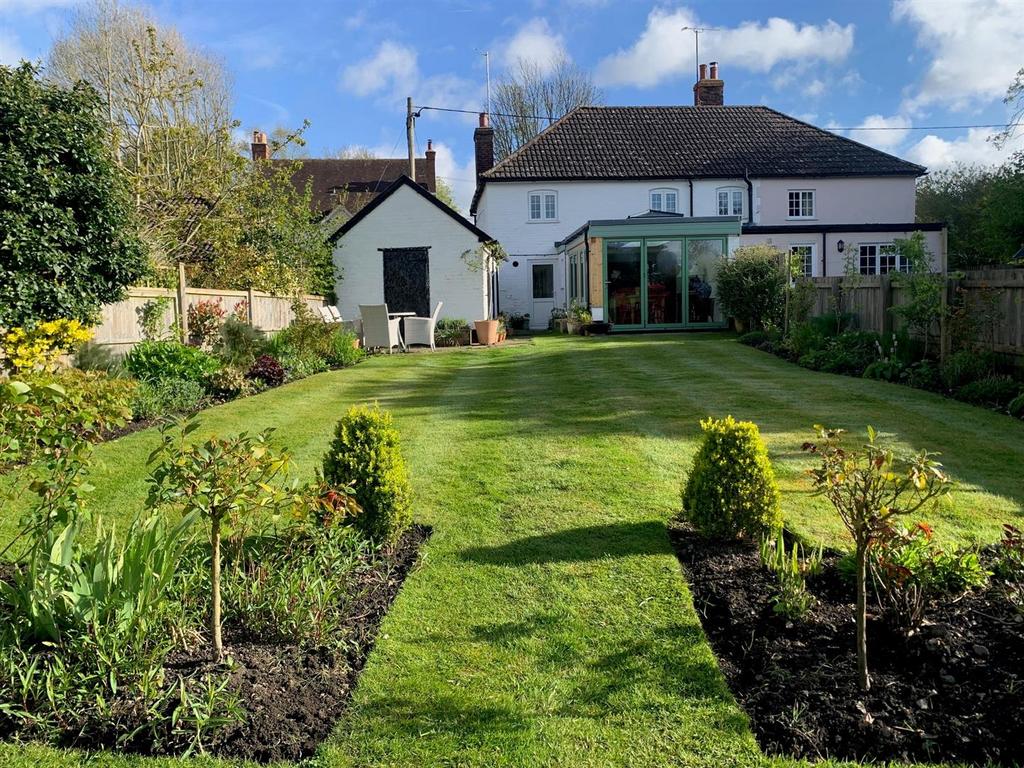 Jasmine Cottage - Garden.jpg