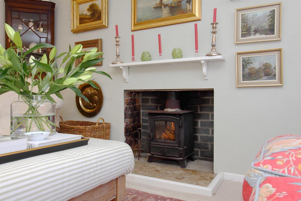 Jasmine Cottage - Fireplace.JPG