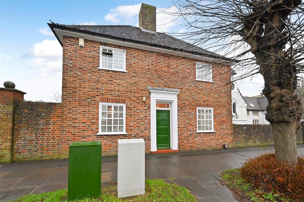 Broyle Road, Chichester 3 bed semidetached house to rent £1,275 pcm