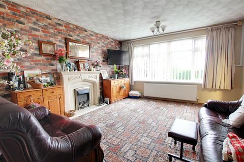 2 bedroom detached bungalow for sale, North Road, Trusthorpe LN12